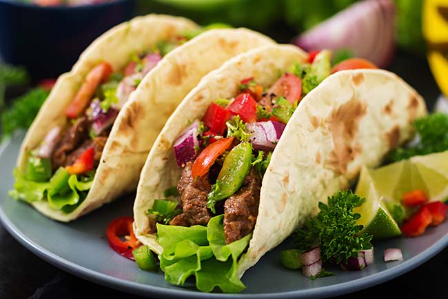 mexican-tacos-with-beef-tomato-sauce-salsa (1)