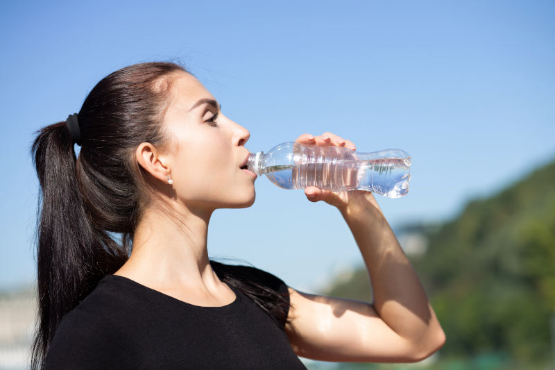 La deshidratación puede mostrar cambios en los niveles de proteínas totales valores normales - Retos