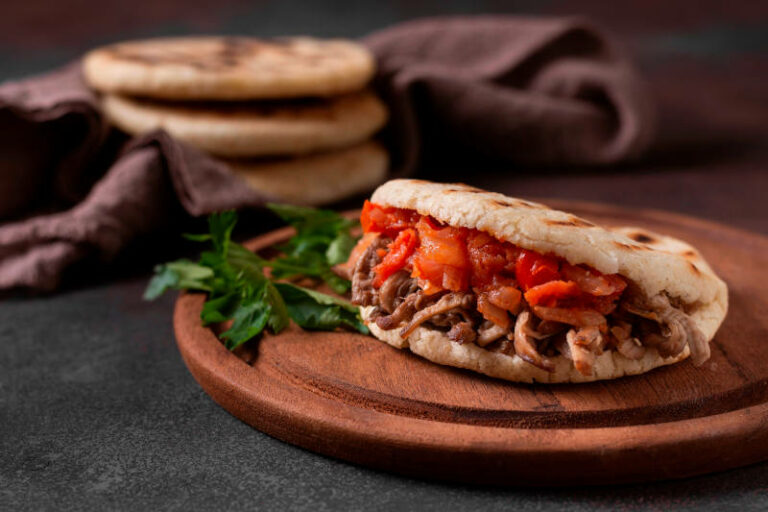 Sándwich de bistec de res